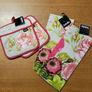 Ladelle floral kitchen set - 2 pot holdrs + 2 towels - pinks & greens